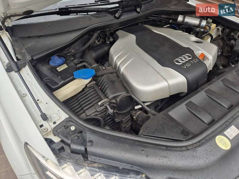 Позашляховик / Кросовер Audi Q7 2013 в Турці