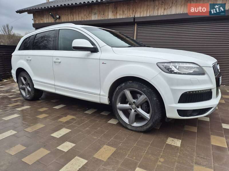 Позашляховик / Кросовер Audi Q7 2013 в Турці