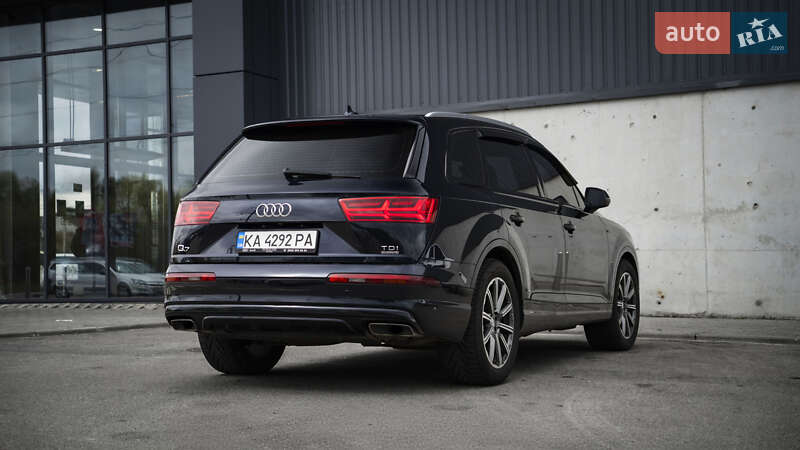 Внедорожник / Кроссовер Audi Q7 2017 в Киеве
