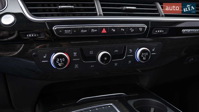 Внедорожник / Кроссовер Audi Q7 2017 в Киеве