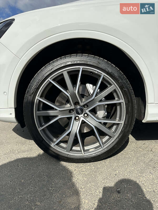 Внедорожник / Кроссовер Audi Q7 2019 в Черновцах