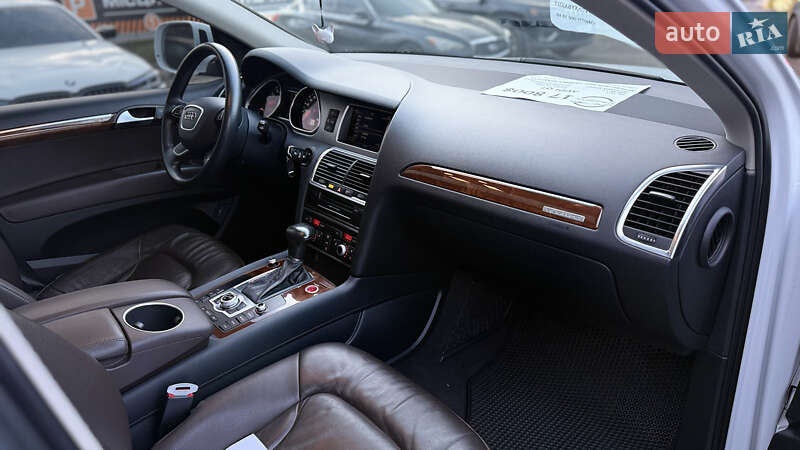 Внедорожник / Кроссовер Audi Q7 2015 в Полтаве