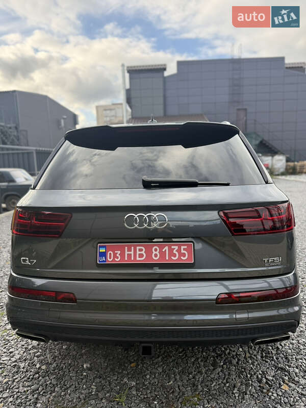 Позашляховик / Кросовер Audi Q7 2017 в Шепетівці