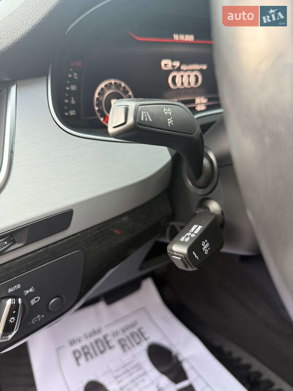 Позашляховик / Кросовер Audi Q7 2017 в Шепетівці