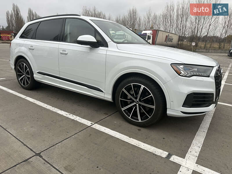 Позашляховик / Кросовер Audi Q7 2020 в Києві