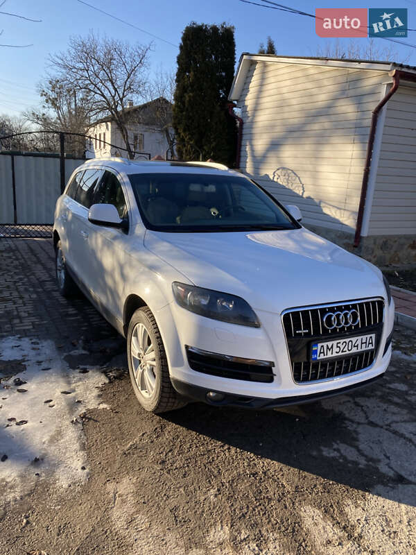 Внедорожник / Кроссовер Audi Q7 2010 в Умани