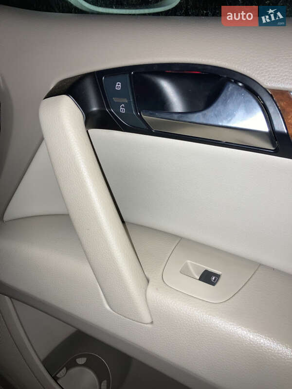 Внедорожник / Кроссовер Audi Q7 2010 в Умани