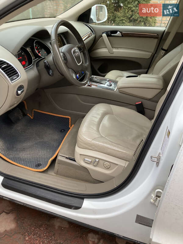 Внедорожник / Кроссовер Audi Q7 2010 в Умани