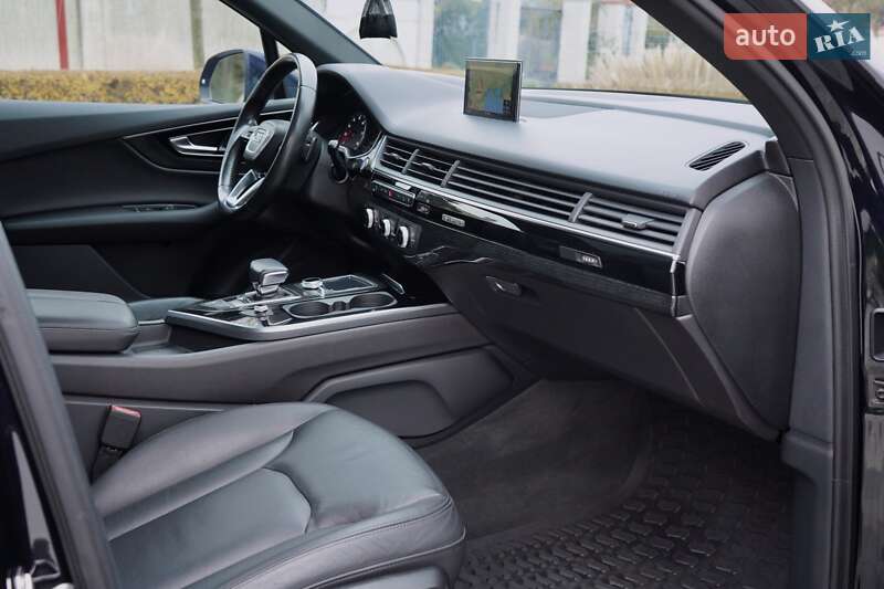 Внедорожник / Кроссовер Audi Q7 2017 в Одессе
