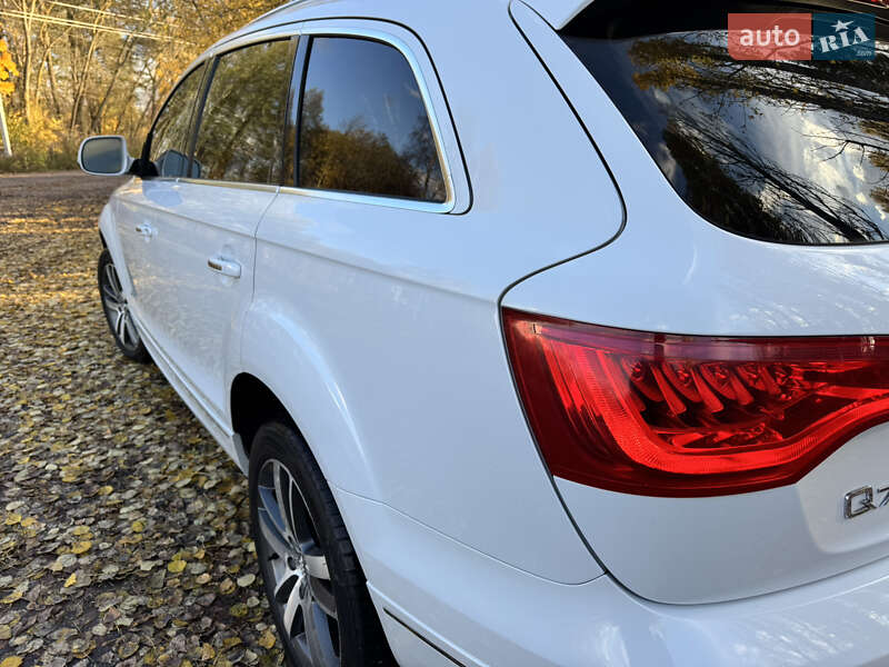 Внедорожник / Кроссовер Audi Q7 2012 в Житомире