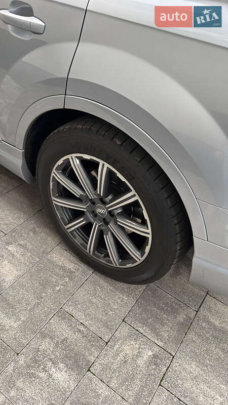 Внедорожник / Кроссовер Audi Q7 2016 в Ужгороде