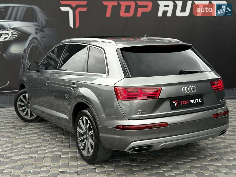 Позашляховик / Кросовер Audi Q7 2017 в Львові