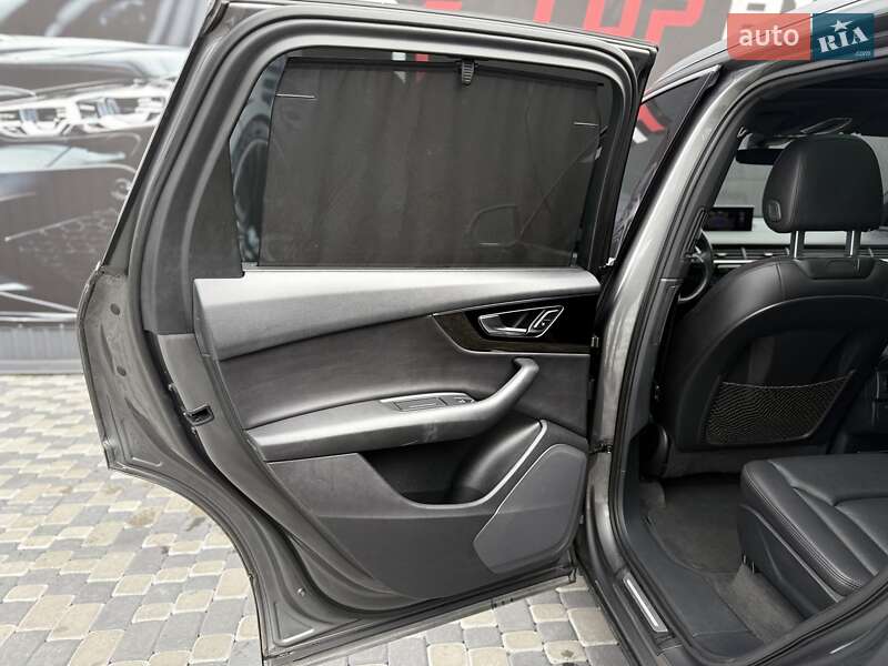 Позашляховик / Кросовер Audi Q7 2017 в Львові