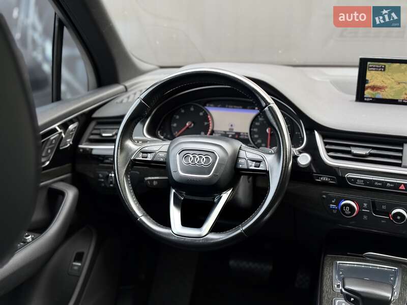 Позашляховик / Кросовер Audi Q7 2017 в Львові