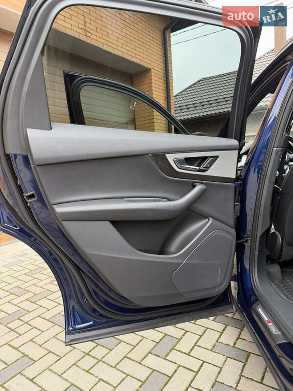 Внедорожник / Кроссовер Audi Q7 2019 в Ровно