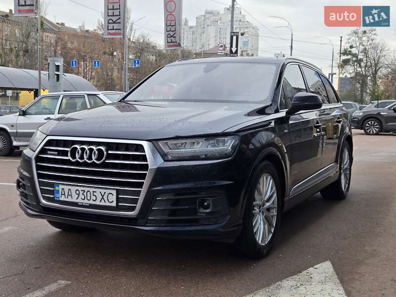 Внедорожник / Кроссовер Audi Q7 2016 в Киеве