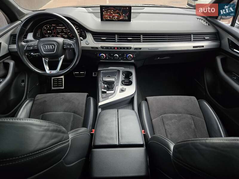 Внедорожник / Кроссовер Audi Q7 2016 в Киеве