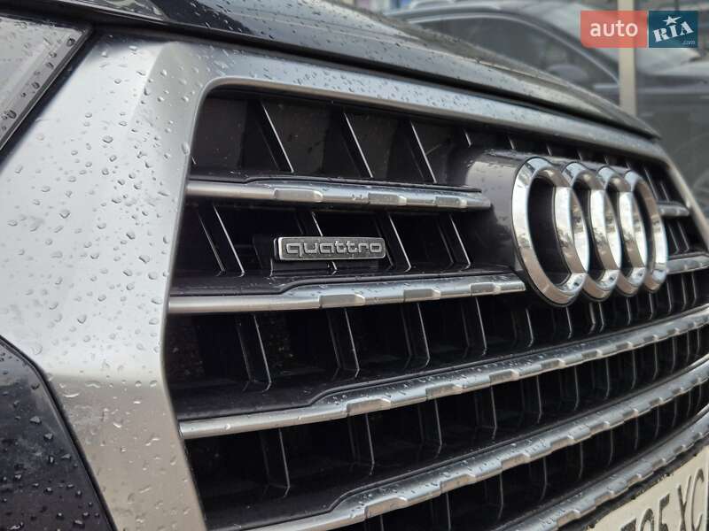Внедорожник / Кроссовер Audi Q7 2016 в Киеве