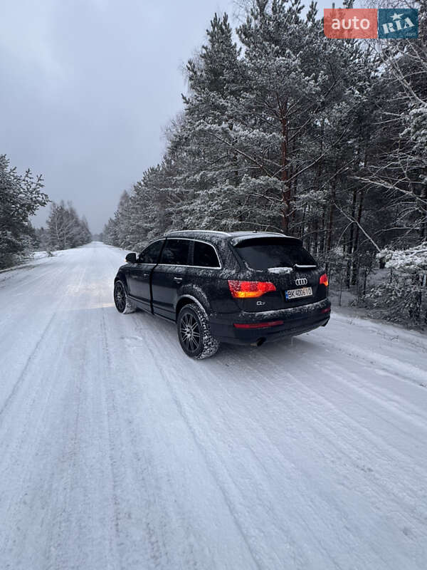 Внедорожник / Кроссовер Audi Q7 2008 в Рокитном