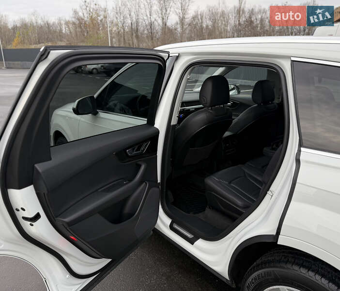 Позашляховик / Кросовер Audi Q7 2016 в Житомирі