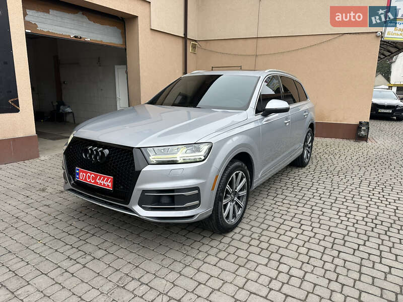 Внедорожник / Кроссовер Audi Q7 2017 в Ужгороде