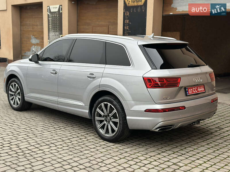 Внедорожник / Кроссовер Audi Q7 2017 в Ужгороде