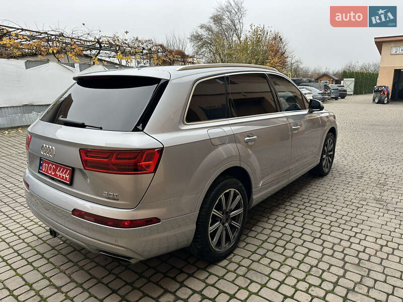 Внедорожник / Кроссовер Audi Q7 2017 в Ужгороде