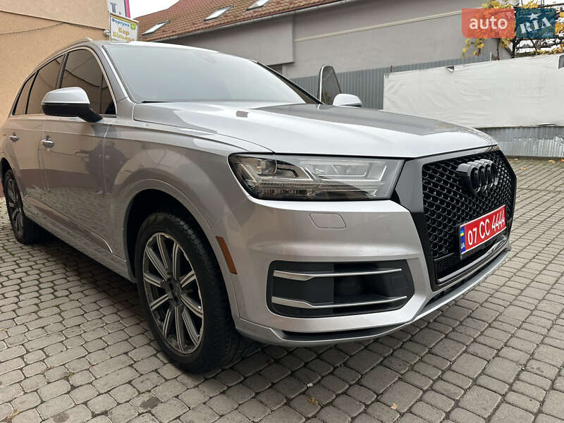 Внедорожник / Кроссовер Audi Q7 2017 в Ужгороде