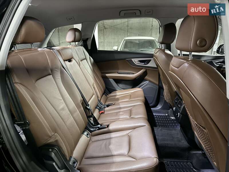 Позашляховик / Кросовер Audi Q7 2016 в Дніпрі