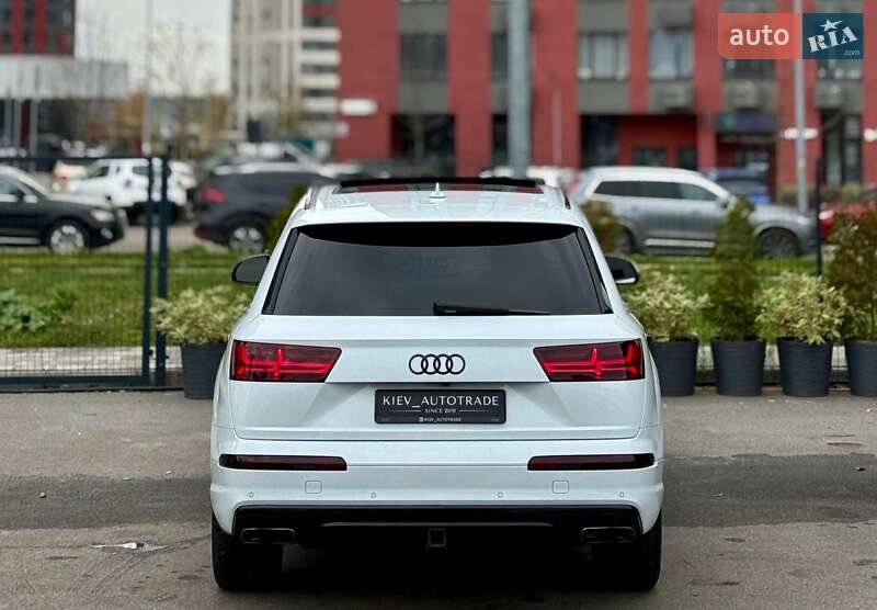 Позашляховик / Кросовер Audi Q7 2016 в Києві