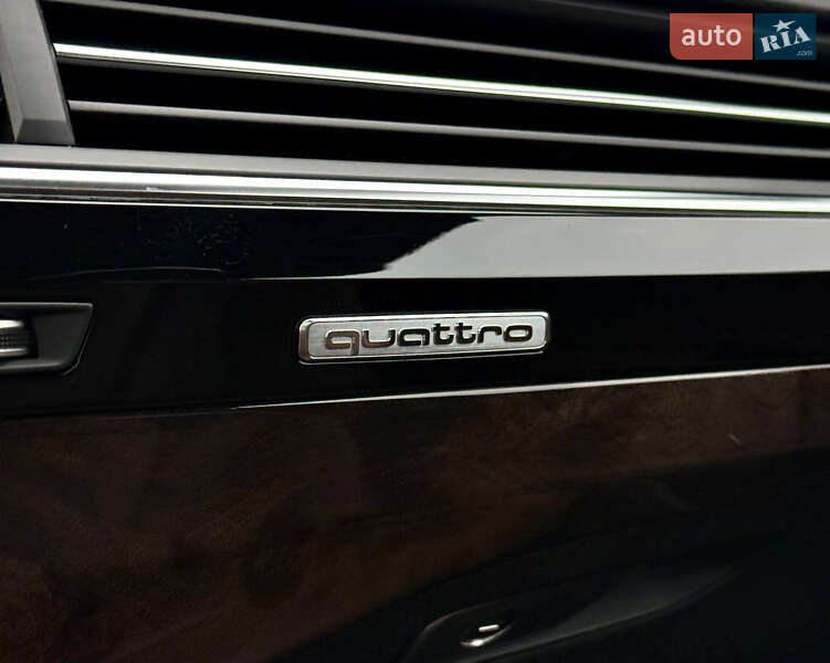 Позашляховик / Кросовер Audi Q7 2016 в Києві