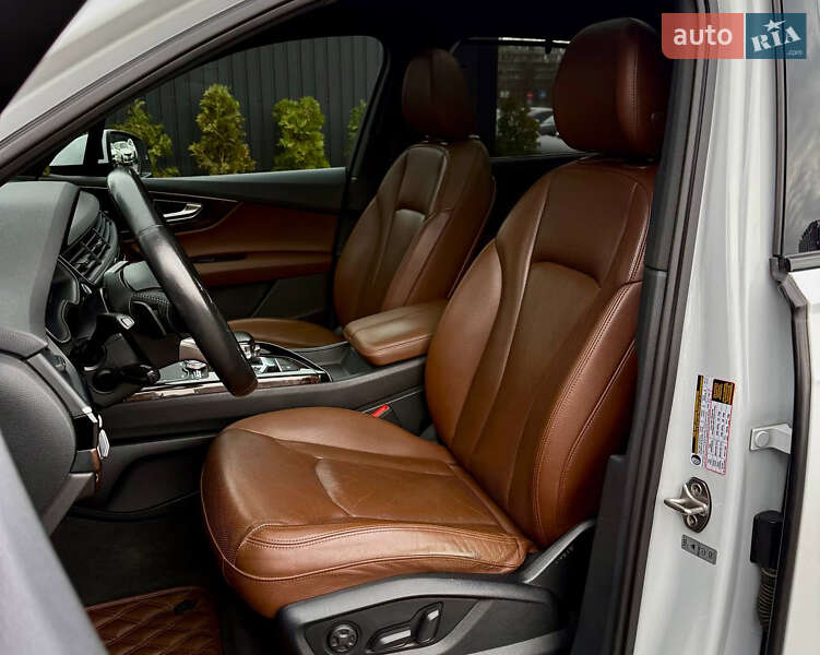 Позашляховик / Кросовер Audi Q7 2016 в Києві