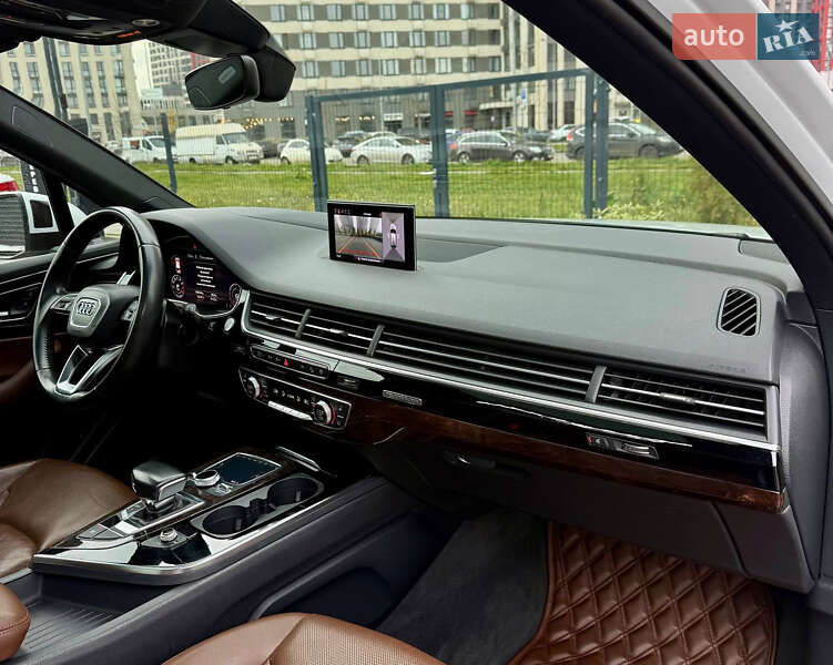 Позашляховик / Кросовер Audi Q7 2016 в Києві