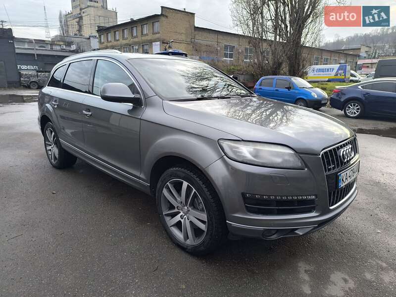 Позашляховик / Кросовер Audi Q7 2015 в Києві