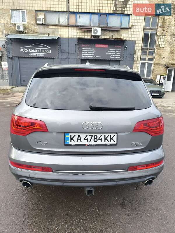 Позашляховик / Кросовер Audi Q7 2015 в Києві
