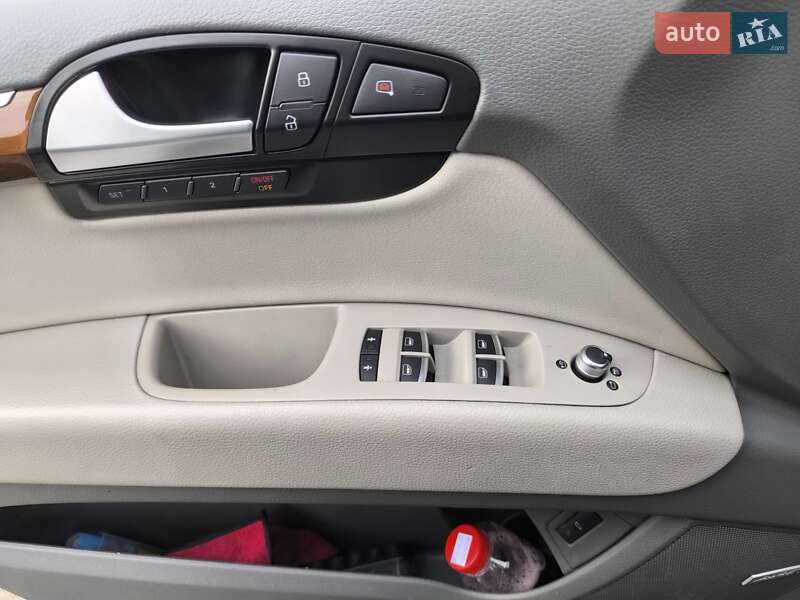 Позашляховик / Кросовер Audi Q7 2015 в Києві