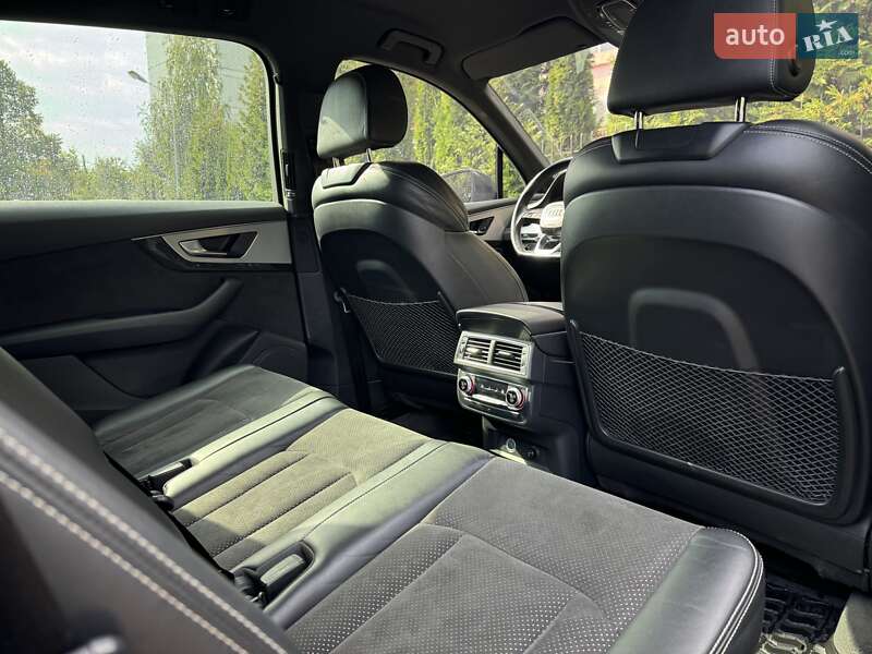 Позашляховик / Кросовер Audi Q7 2018 в Житомирі