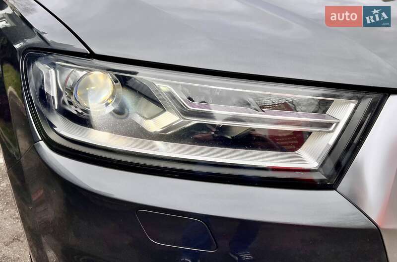 Позашляховик / Кросовер Audi Q7 2016 в Києві