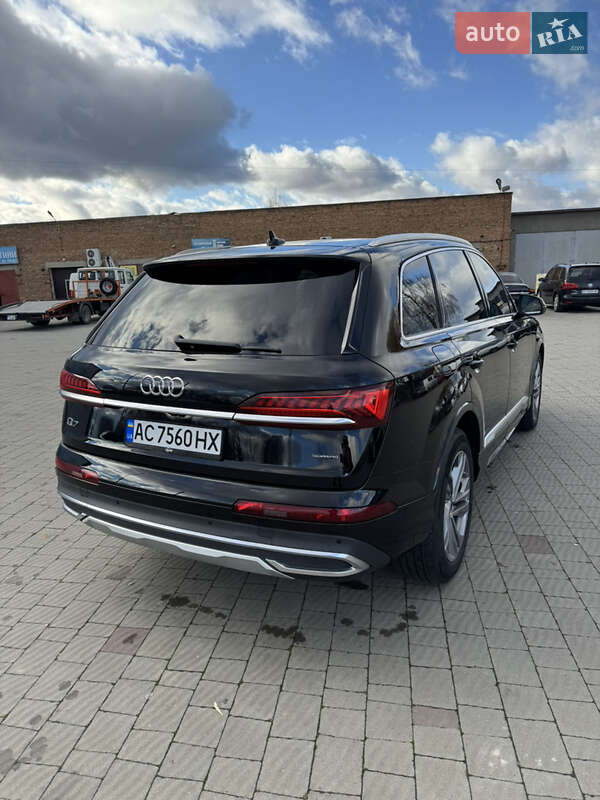 Позашляховик / Кросовер Audi Q7 2020 в Луцьку