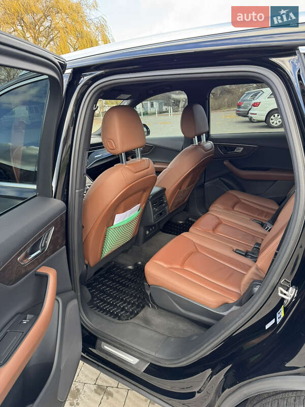 Позашляховик / Кросовер Audi Q7 2020 в Луцьку