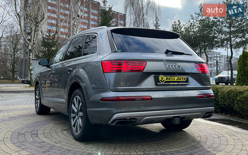 Позашляховик / Кросовер Audi Q7 2017 в Львові