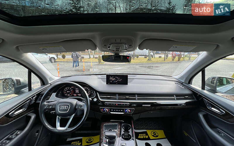 Позашляховик / Кросовер Audi Q7 2017 в Львові