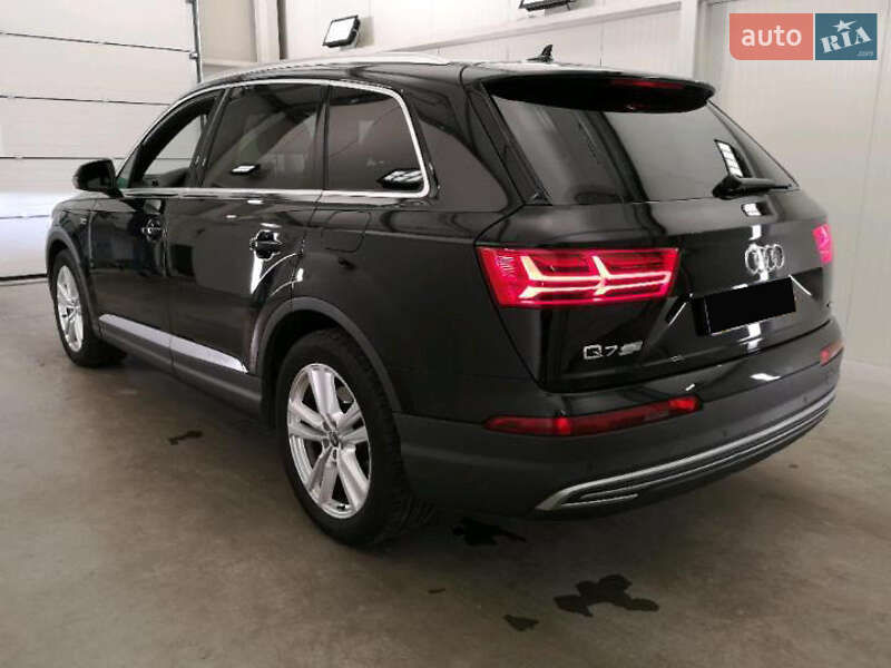 Внедорожник / Кроссовер Audi Q7 2016 в Ужгороде