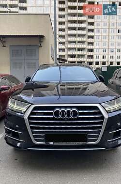 Внедорожник / Кроссовер Audi Q7 2017 в Киеве