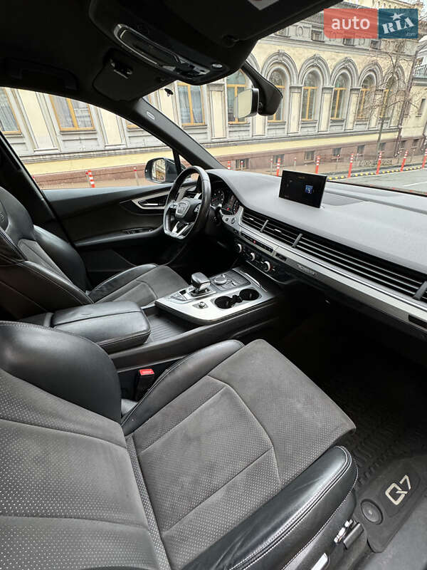 Позашляховик / Кросовер Audi Q7 2017 в Києві