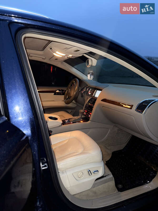 Позашляховик / Кросовер Audi Q7 2012 в Рівному