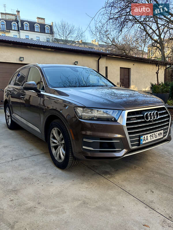 Внедорожник / Кроссовер Audi Q7 2016 в Киеве