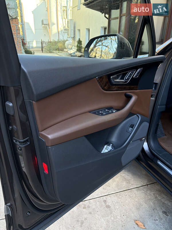 Внедорожник / Кроссовер Audi Q7 2016 в Киеве