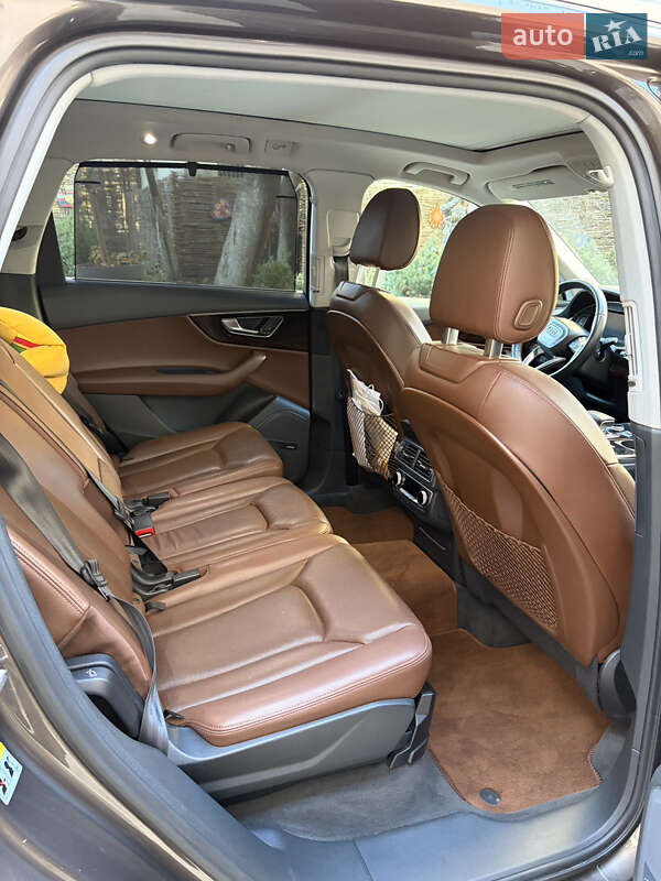 Внедорожник / Кроссовер Audi Q7 2016 в Киеве