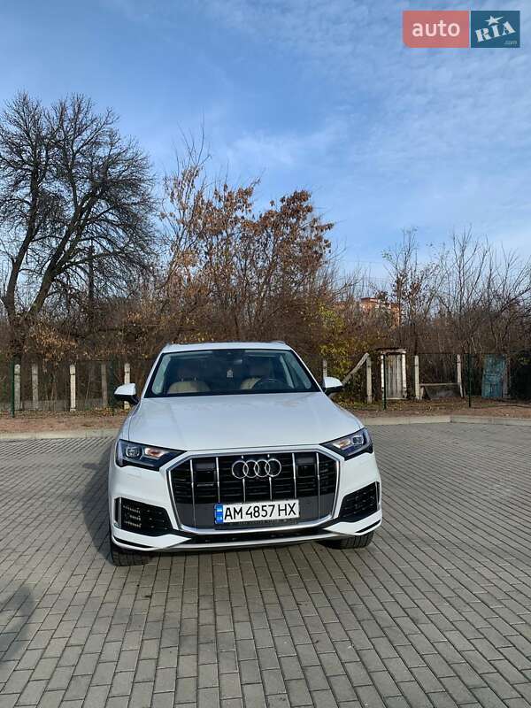 Позашляховик / Кросовер Audi Q7 2021 в Житомирі